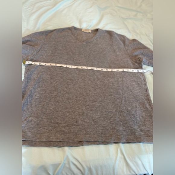 J.Crew Women's Large Grey Waffle Knit Long Sleeve Pullover V Neck Top. - Picture 3 of 11